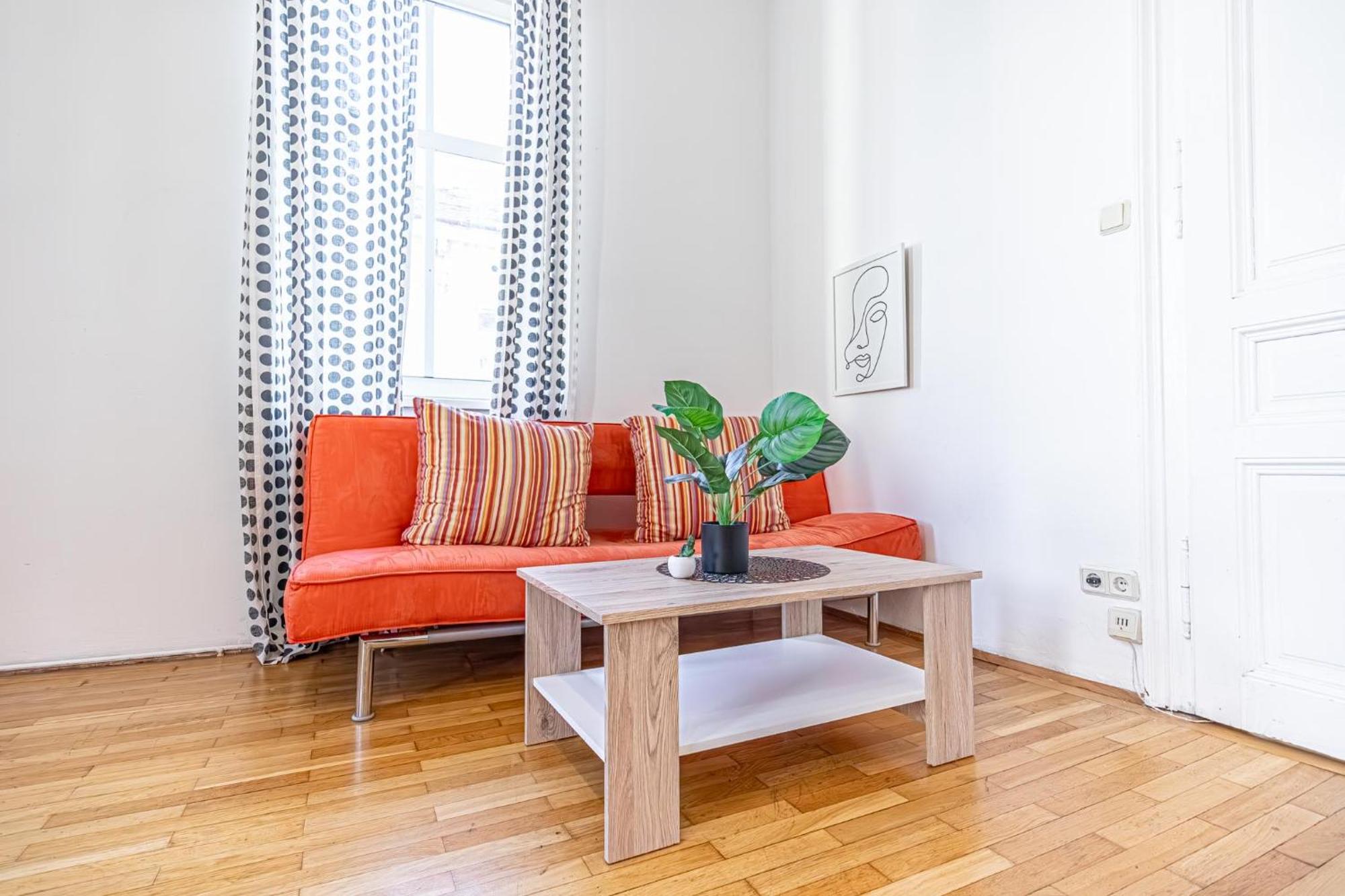 Simple Apartment near Wiener Stadthalle Exterior foto