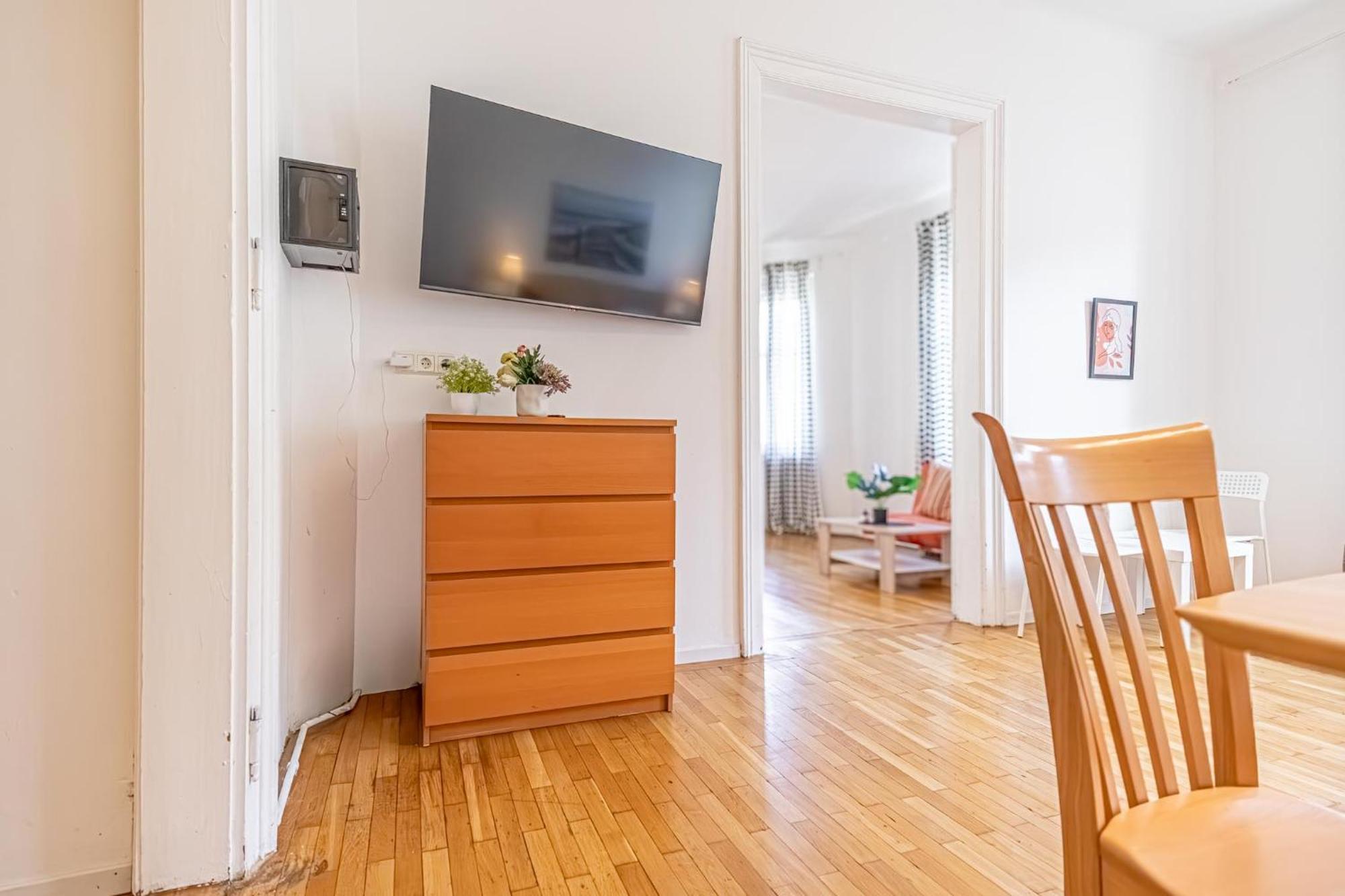 Simple Apartment near Wiener Stadthalle Exterior foto