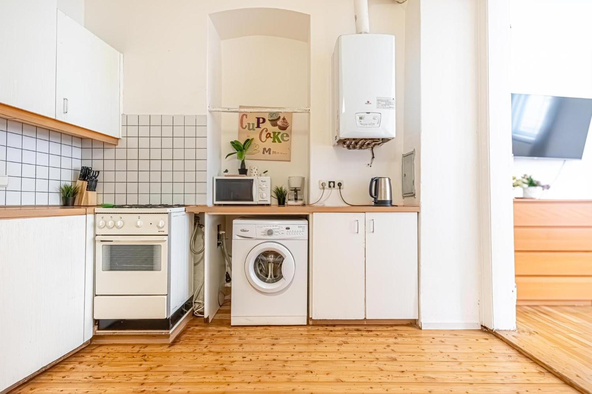 Simple Apartment near Wiener Stadthalle Exterior foto