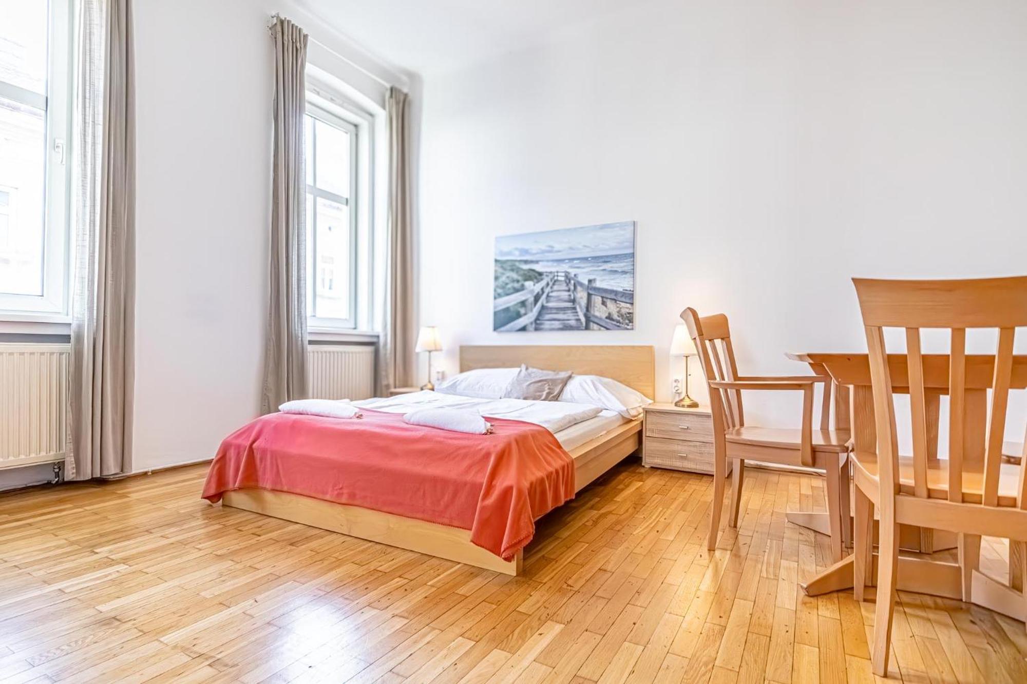 Simple Apartment near Wiener Stadthalle Exterior foto
