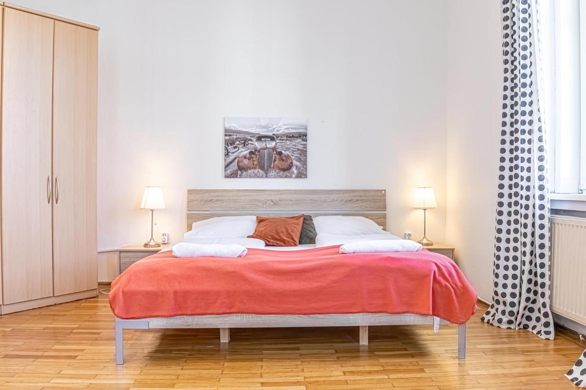 Simple Apartment near Wiener Stadthalle Exterior foto